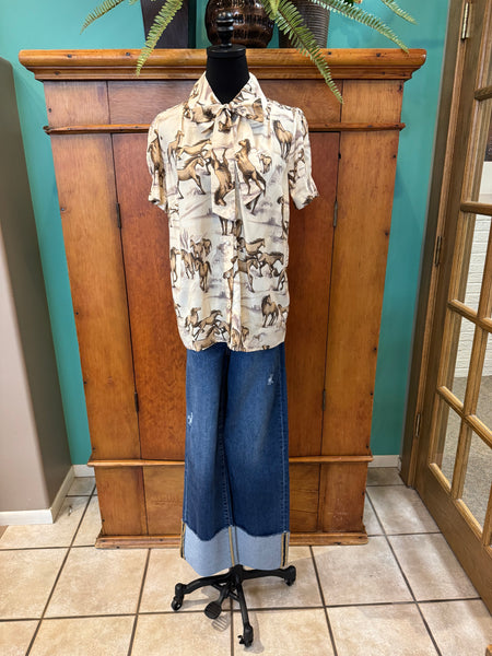 Chantilly Tie Short Sleeve Shirt
