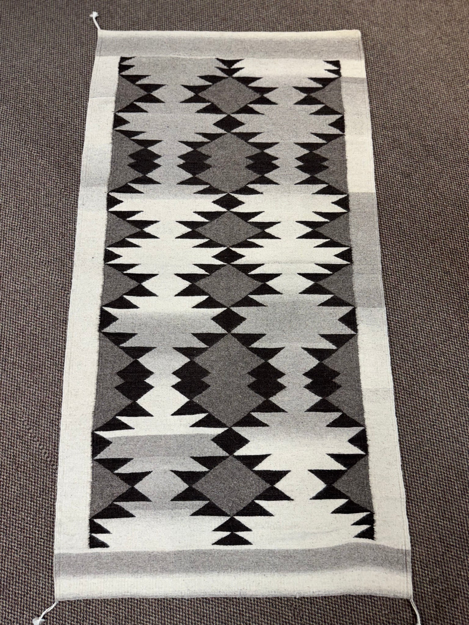 Escalante 2.5’ x 5’ Julia Ruiz Endiamantado Natural Rug