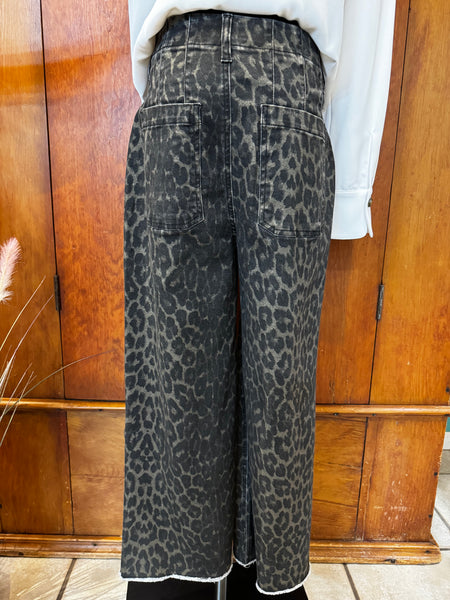 Leopard Patch Pocket Knit Denim Pant