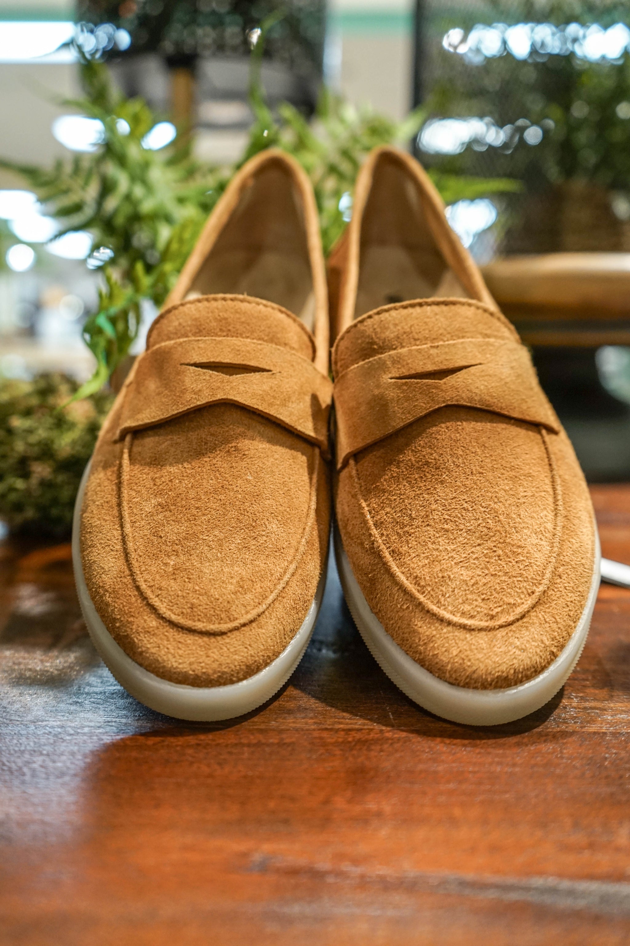 Vaneli Undine Suede Loafer – Cummings Carousel