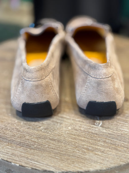 Vaneli Aiker Driving Moc
