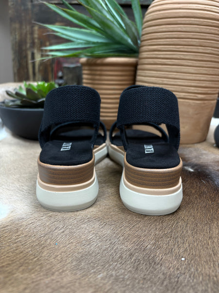 Vaneli Huda Sandal in Black