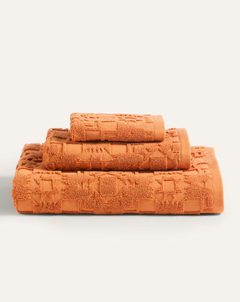 Sculpted Bath Towel in Persimmon