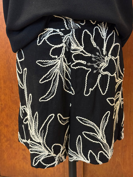 Esqualo Floral Embroidery Short