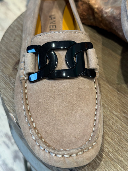 Vaneli Aiker Driving Moc