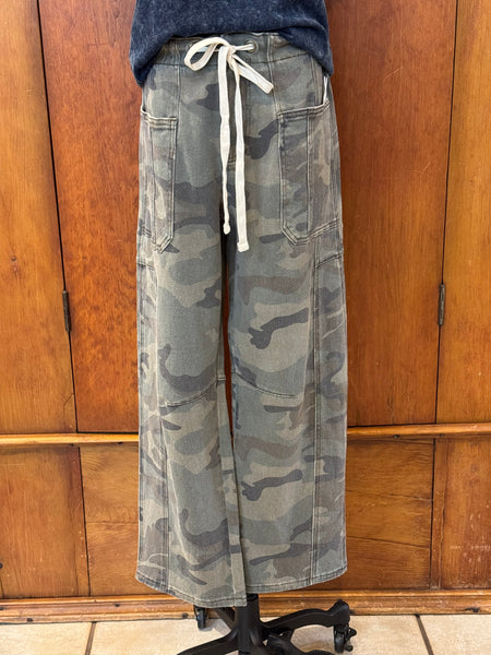 Slouchy Crop Barrel Camo Pants