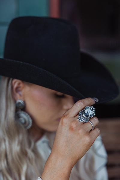 White Buffalo Oval Ring