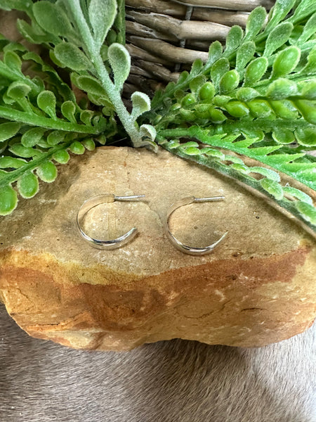 ALZ Smooth Hoop Small Silver Post Earring