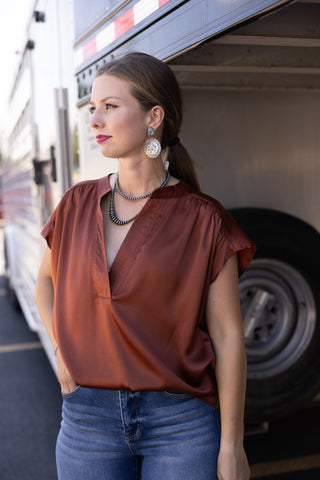 Glam Round V-NCK Satin Top