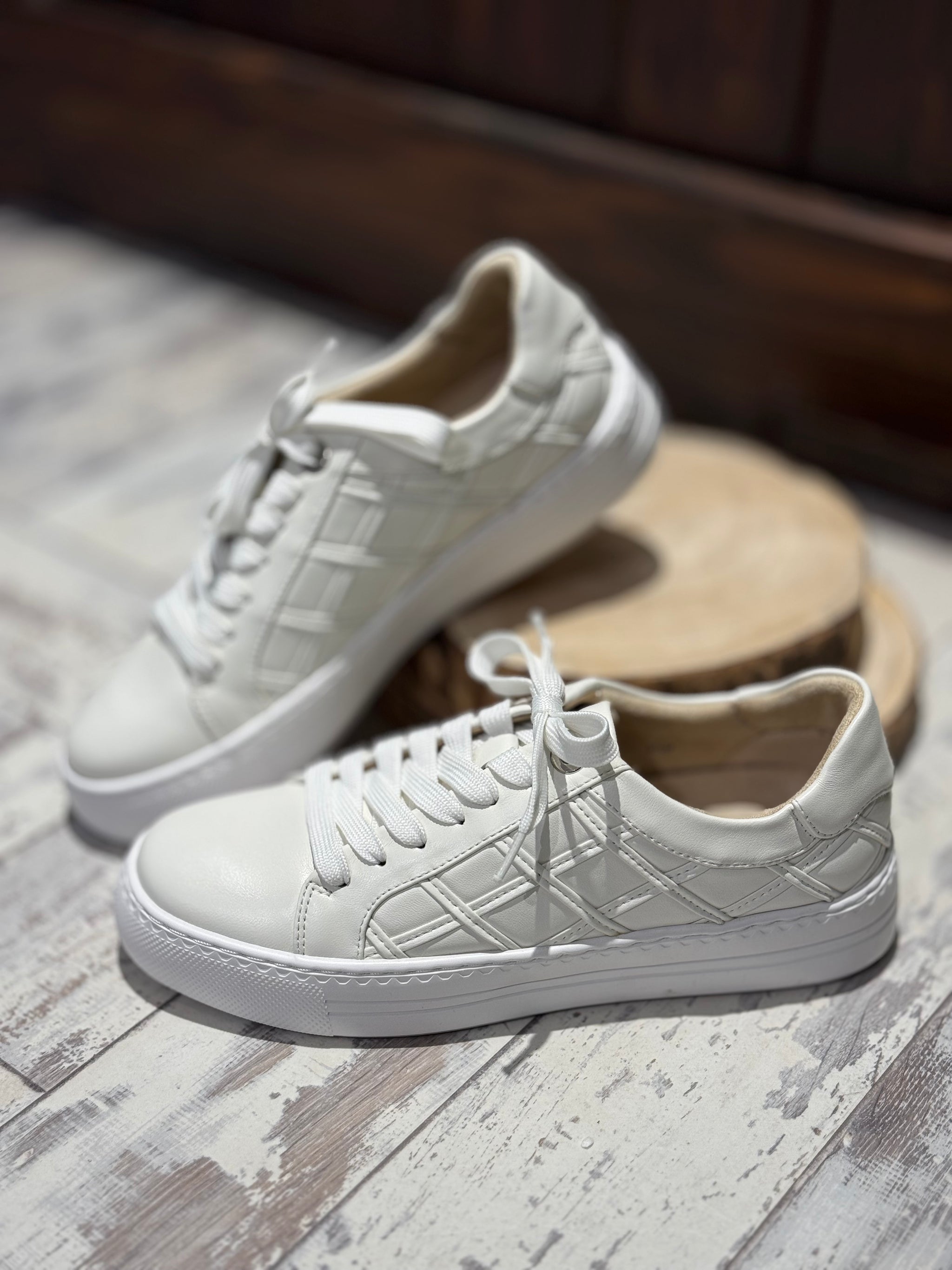 【Weimmy】バリー　CURTYSーT スニーカー Vaneli Yashi Tennis Shoe – Cummings Carousel