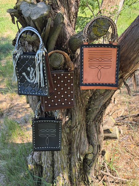 The Card Handbag in Cowboy Stitch Black