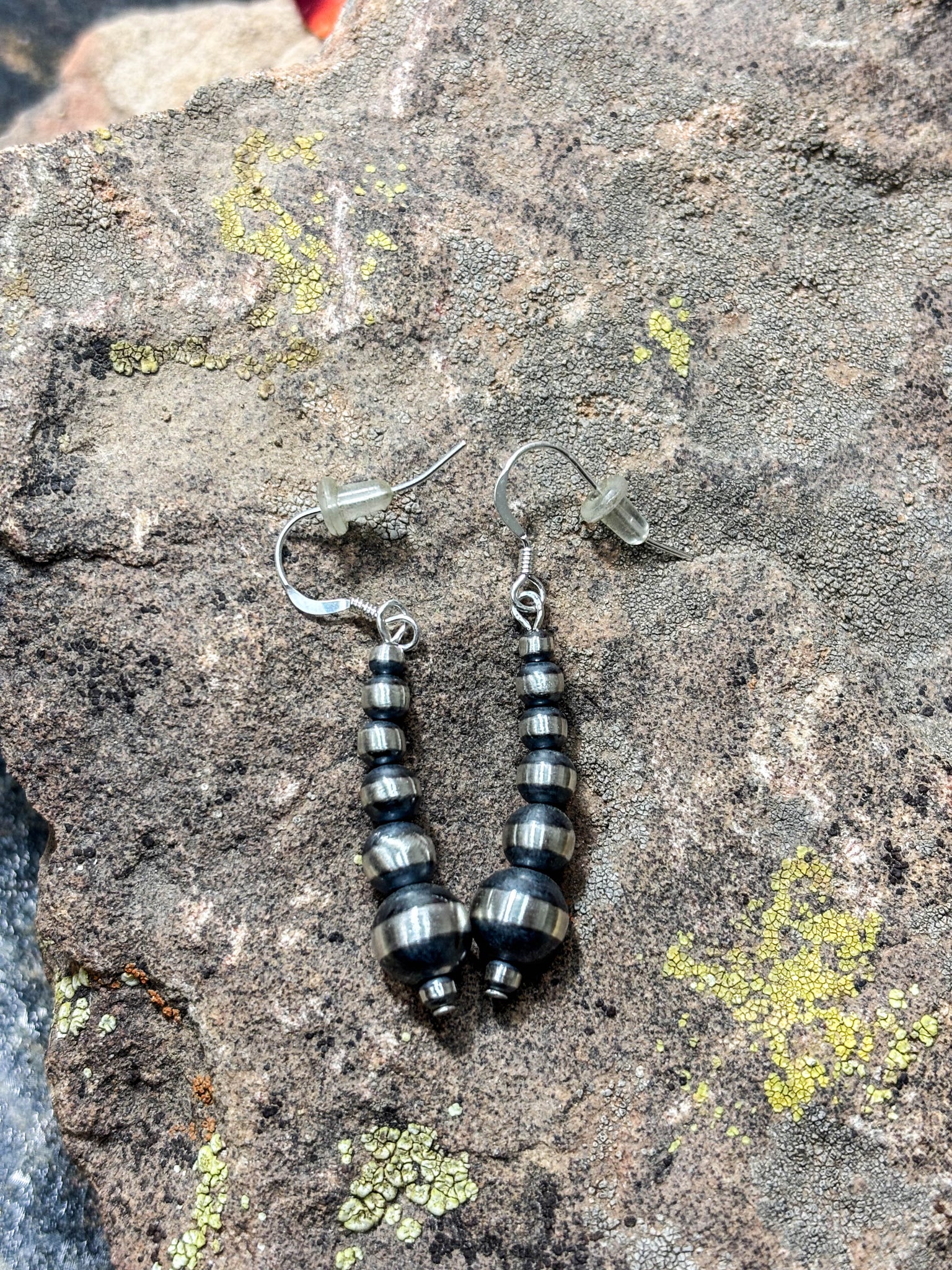 8mm-3mm Navajo Pearl Wire Earring