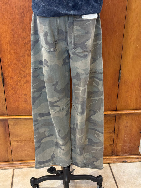 Slouchy Crop Barrel Camo Pants