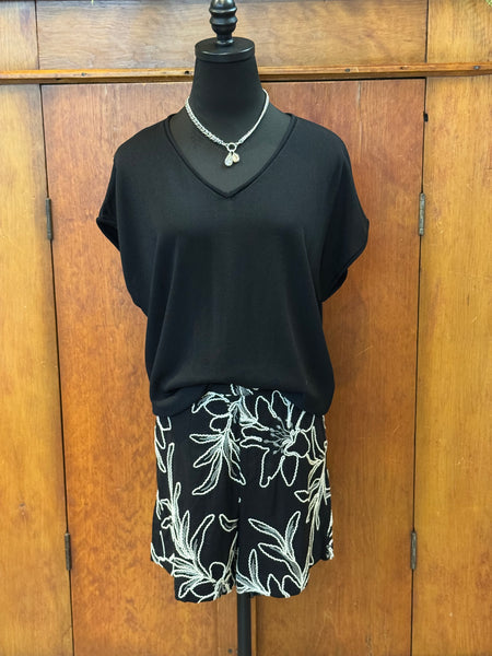 Esqualo Floral Embroidery Short