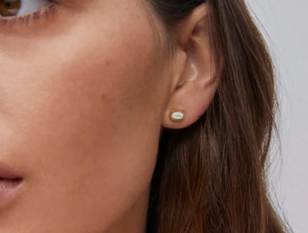 Kendra Scott Mini Ellie Stud Earrings in Ivory MOP