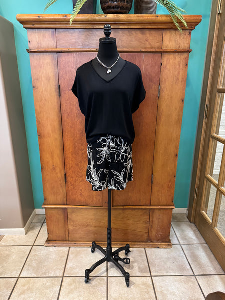 Esqualo Floral Embroidery Short