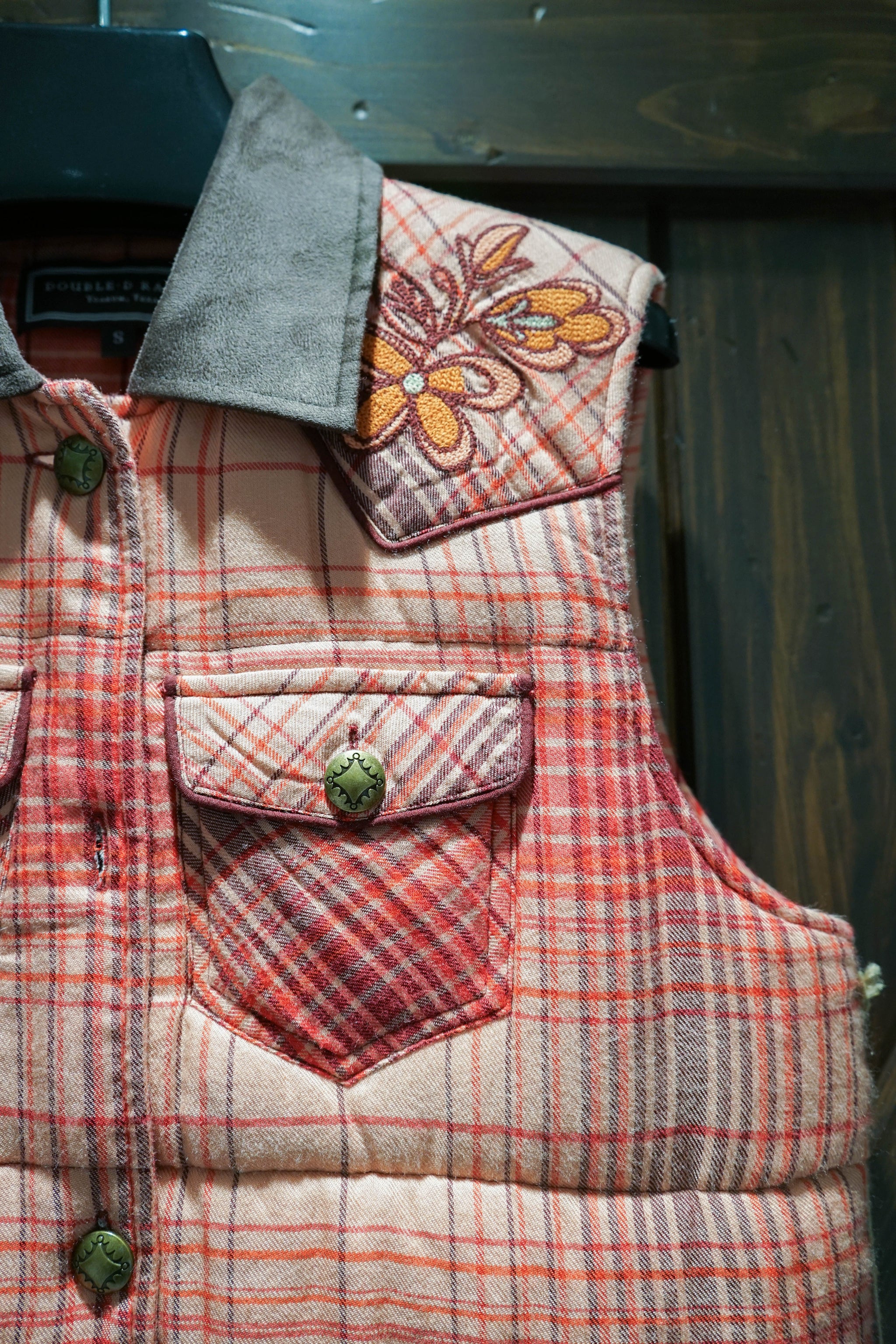 Double D Ranch Comal Vest – Cummings Carousel