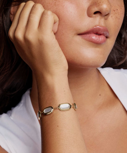 Kendra Scott Elaina Bezel Gold Delicate Chain Bracelet in Ivory Mother Of Pearl