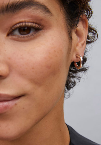 Kendra Scott Colette Huggie Earrings