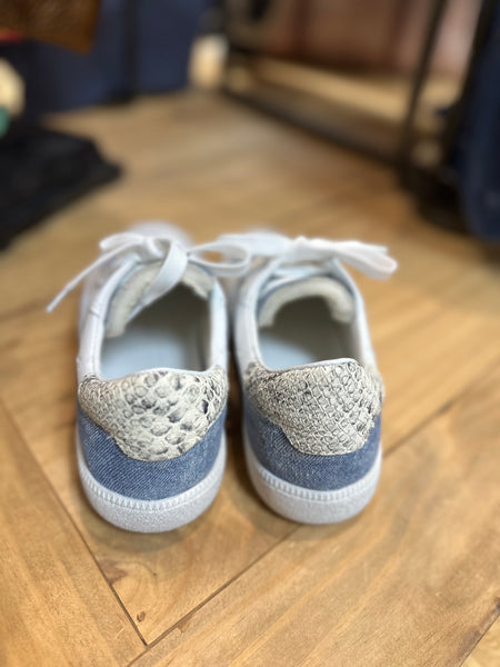 Vaneli Paris Sneaker