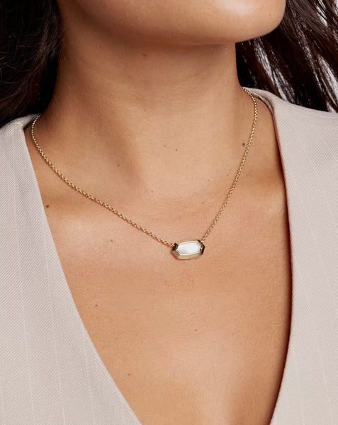 Kendra Scott Elisa Bezel Gold Short Pendant Necklace in Ivory Mother of Pearl