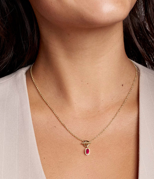 Kendra Scott Mini Elisa Toggle Gold Short Pendant Necklace in Red Illusion