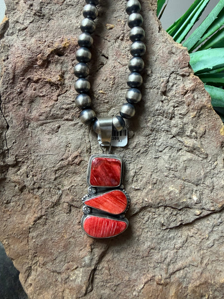 Desert Bloom Spiny Oyster Pendant