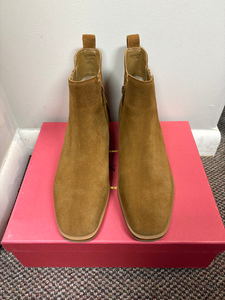 Vaneli Onda Suede Boot