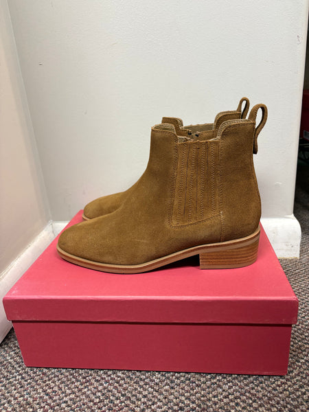 Vaneli Onda Suede Boot