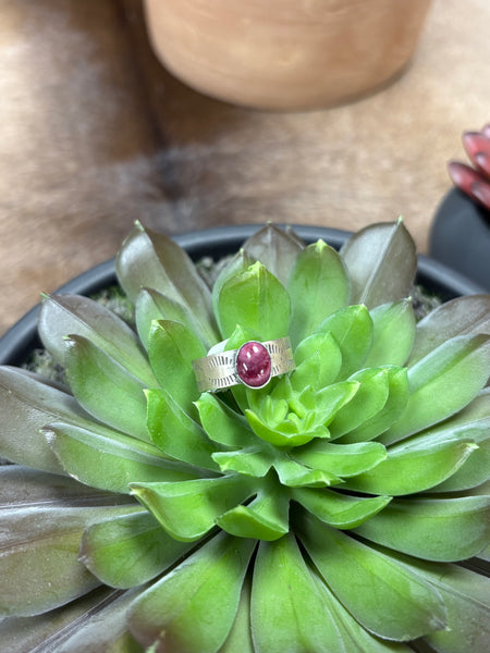 SLL Purple Spiny Oyster Etched Band Ring