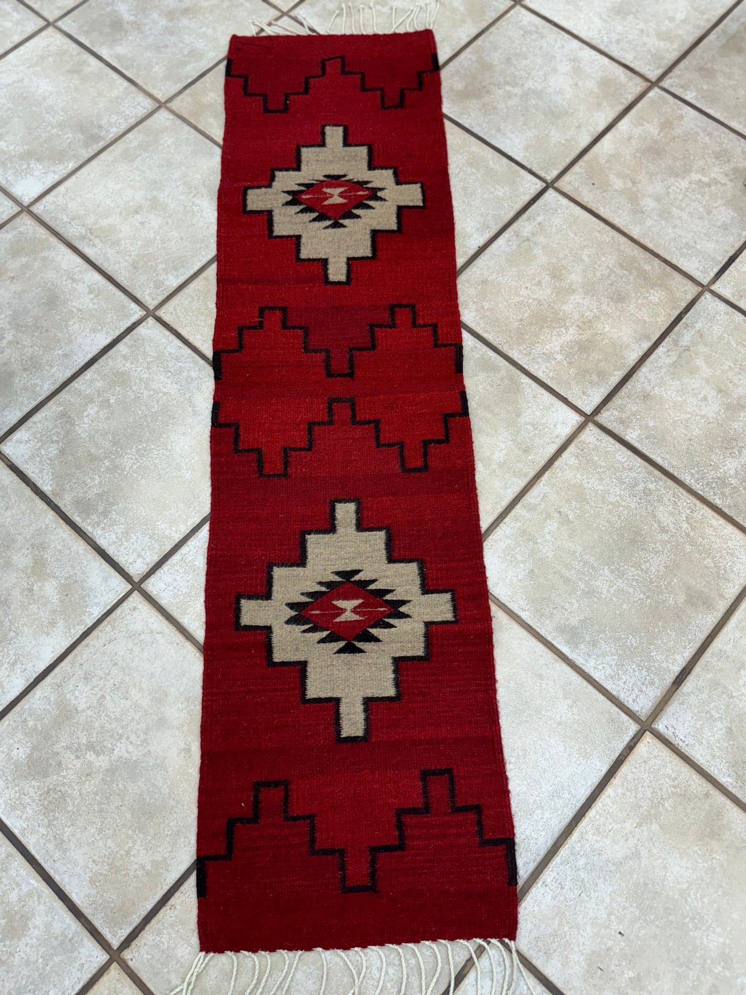 Escalante 16” x 5’ Pedro Gutierrez Table Runner (Red/Taupe)