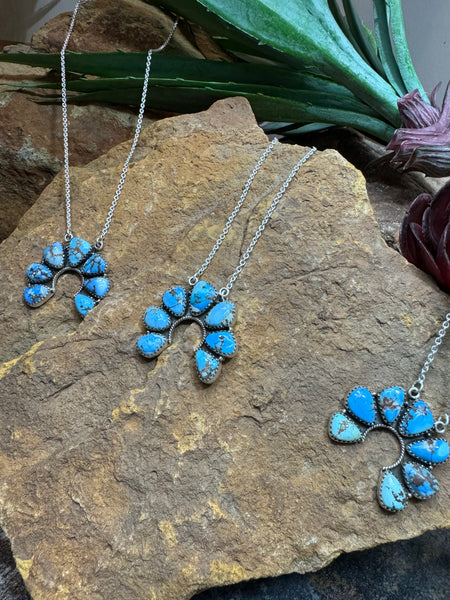 The Golden Hills Naja Necklace