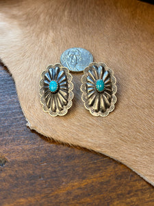 Oval Concho w/Turquoise Stone Earring