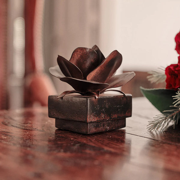 Jan Barboglio Rosa Box W/Iron Rose