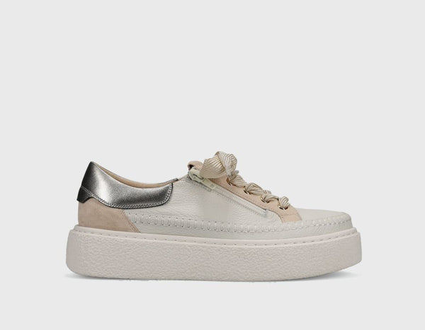 Vaneli Yoga Sneaker