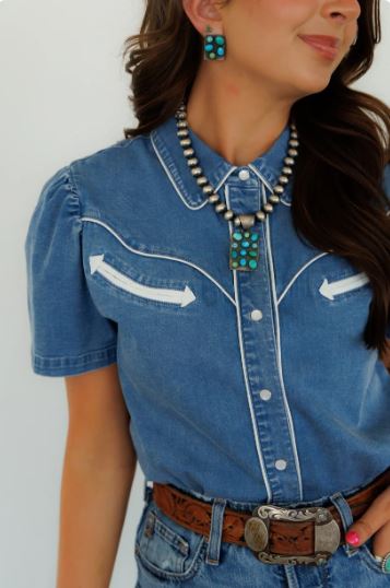 The Pearl Snap Short Sleeve Top