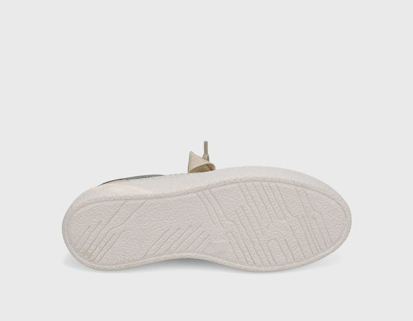 Vaneli Yoga Sneaker