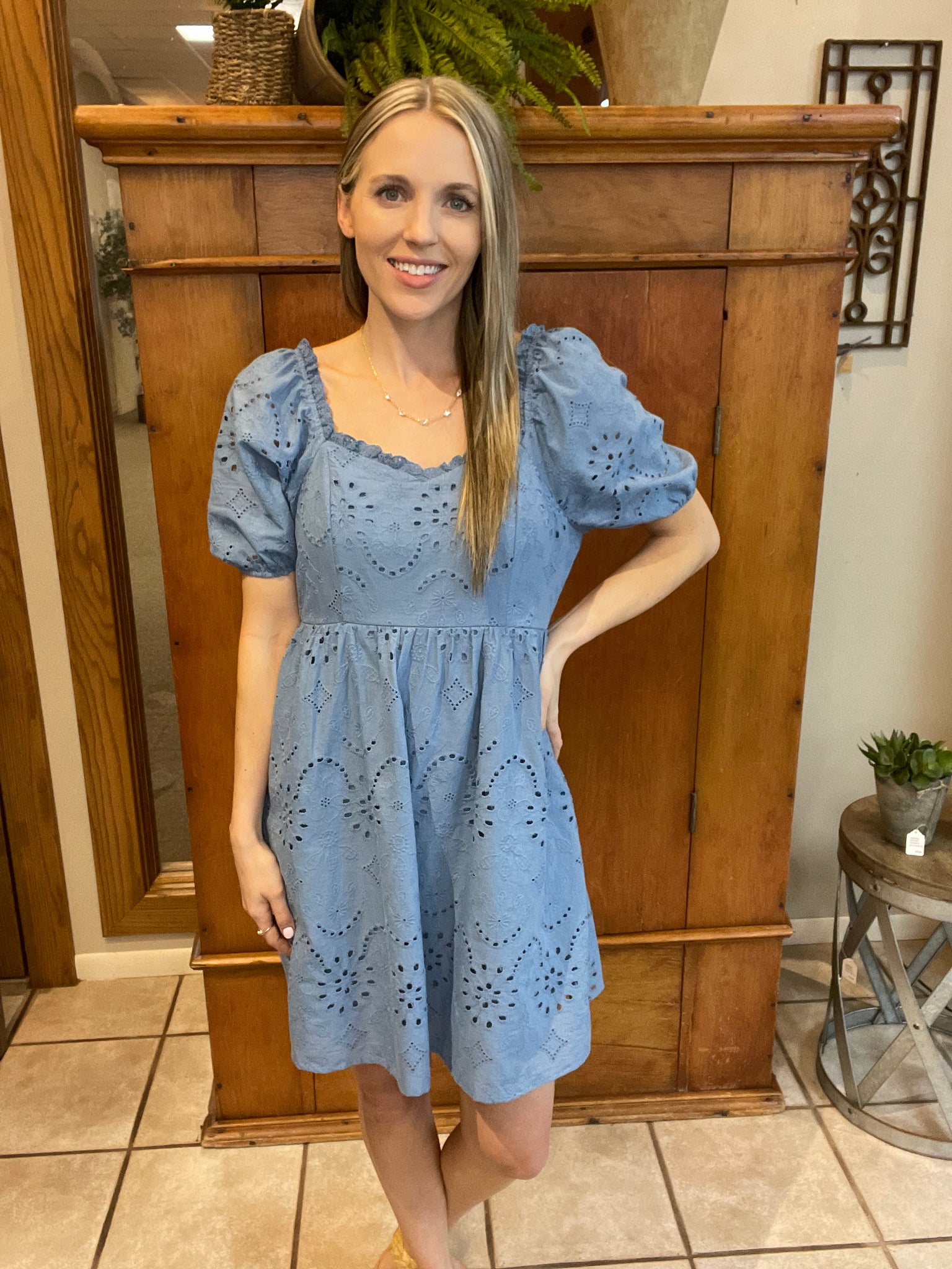 Summer Eyelet Dress – Cummings Carousel